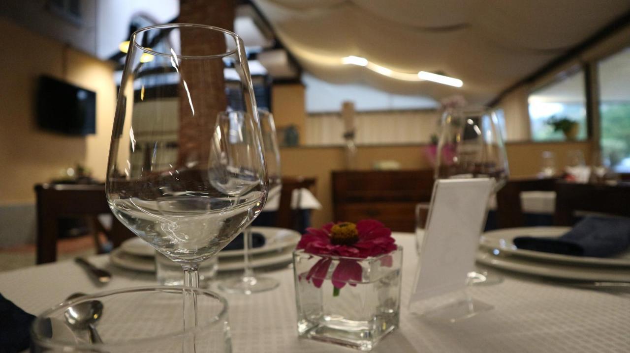 La Regibussa - Hotel Ristorante Asti Eksteriør billede